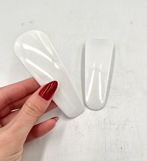 Обувалка бяла пластмасова малка 11 см.