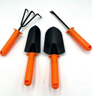 Комплект градински 4 бр. с ПВЦ дръжка