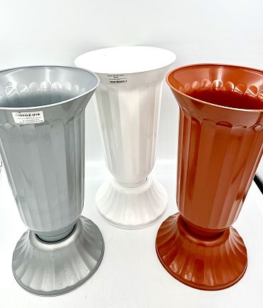 Ваза пластмасова малка